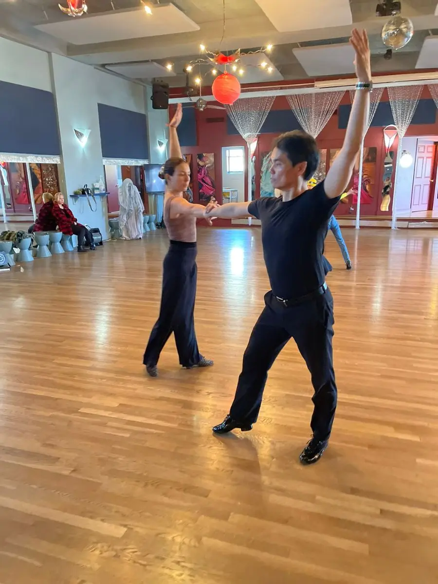 The Benefits of Taking More Than One Private Dance Lesson Per Week in Pro-Am Ballroom Dancing