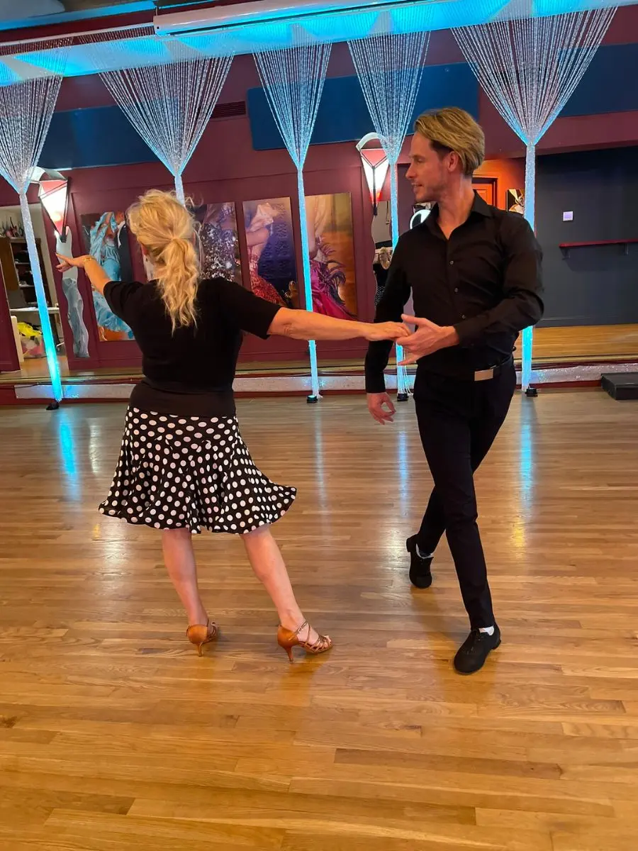 The Benefits of Taking More Than One Private Dance Lesson Per Week in Pro-Am Ballroom Dancing